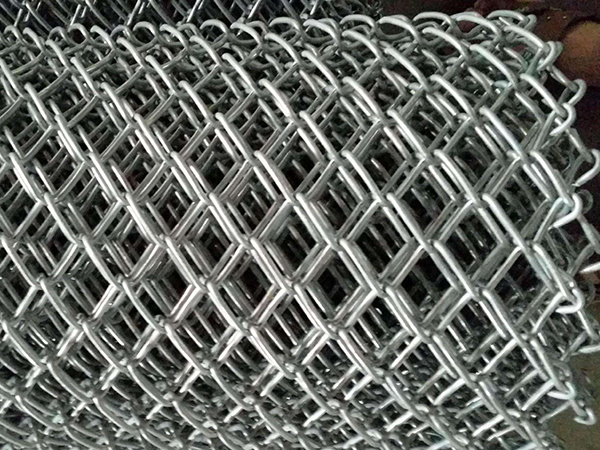 鍍鋅機(jī)編鐵絲網(wǎng)圖片1