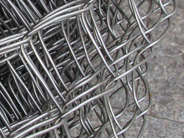 鍍鋅機(jī)編鐵絲網(wǎng)圖片4
